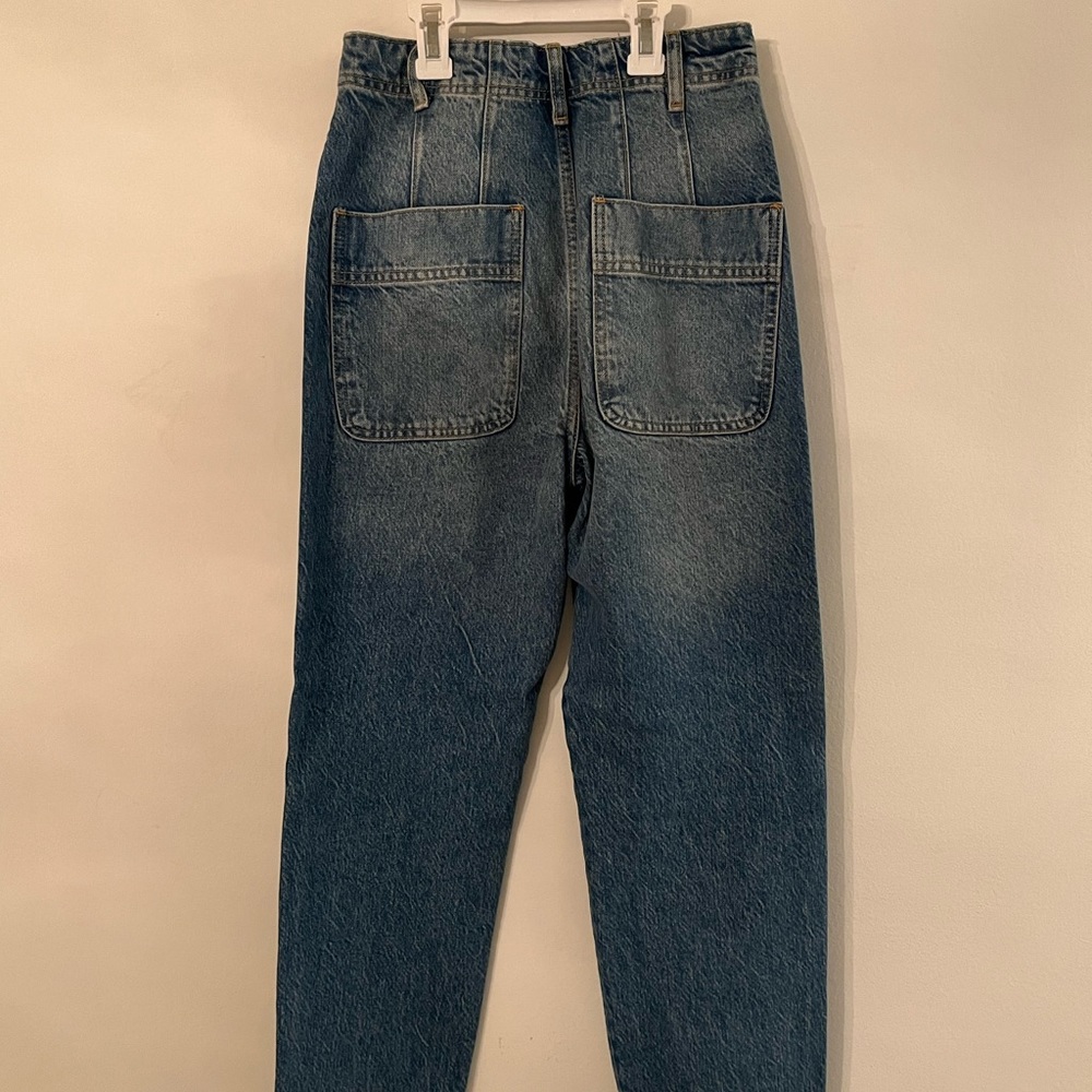 WE THE FREE vintage medium wash pleated jeans